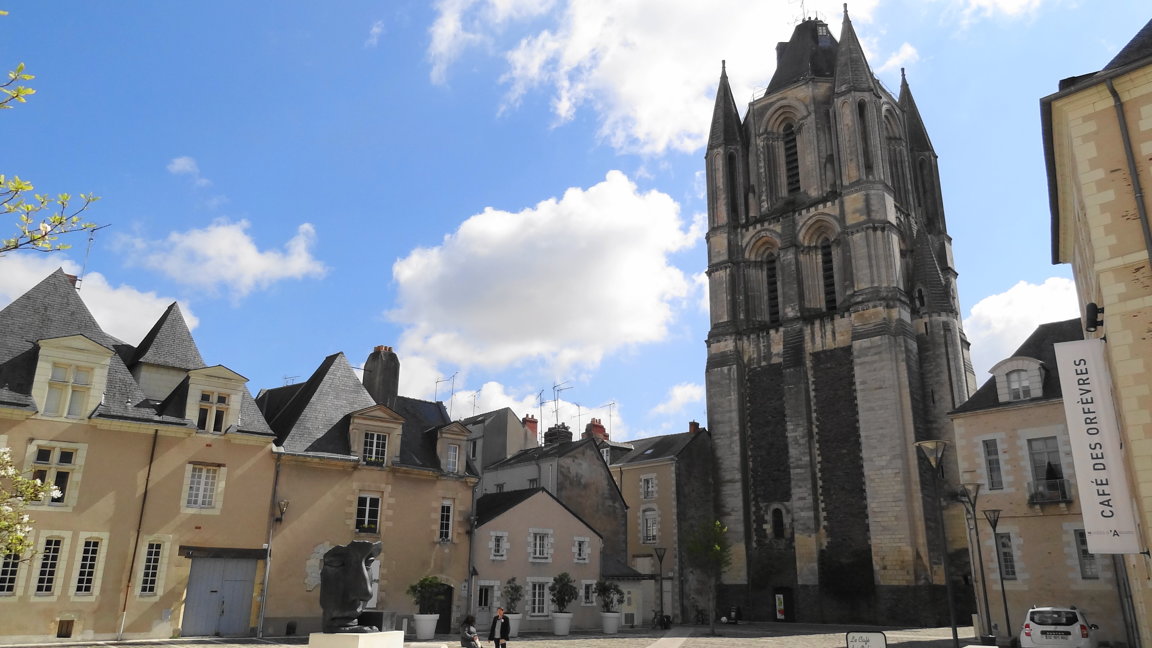 Vers la tour Saint Aubin à Angers - Anjou - Val de Loire